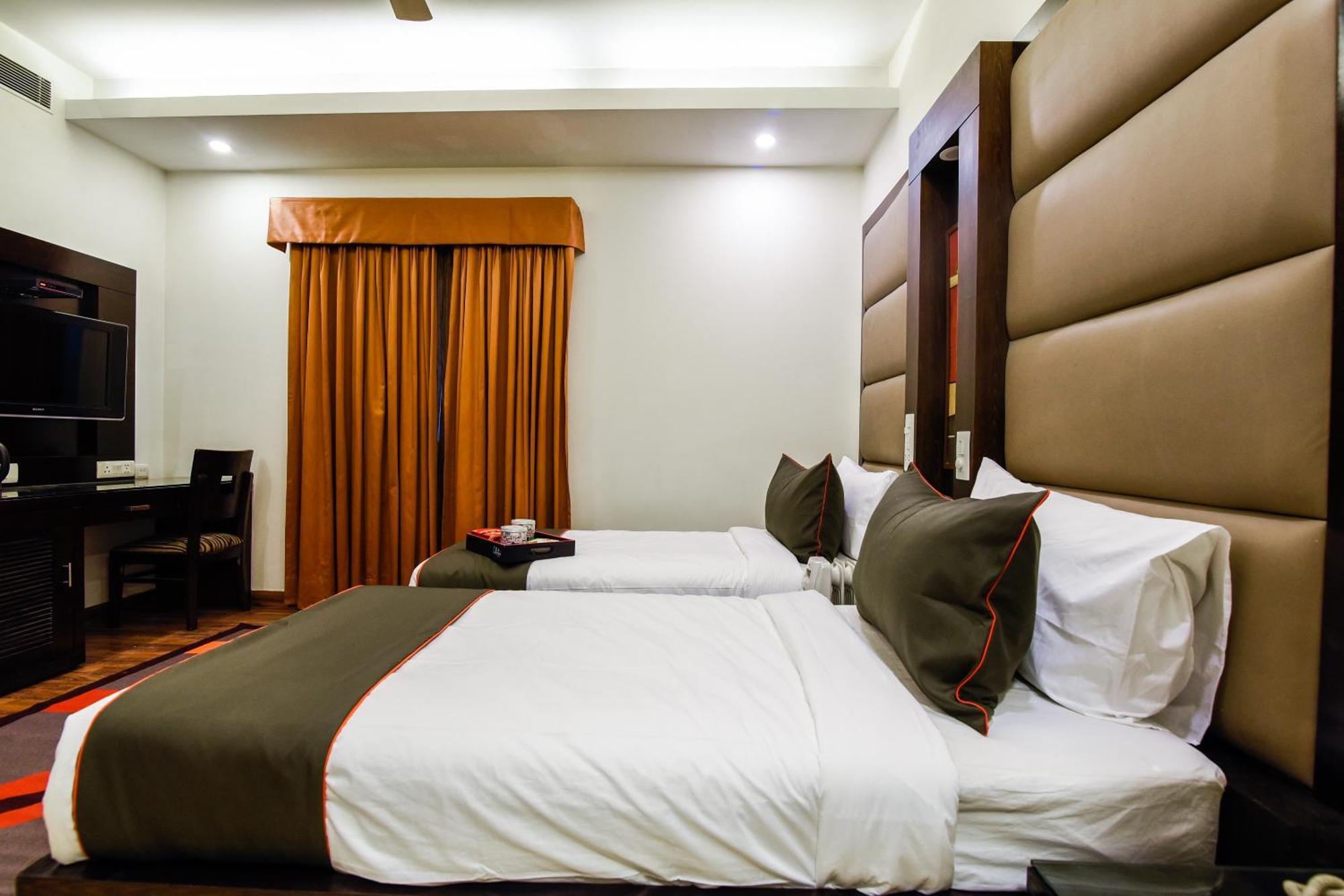 Hotel O Venkata Sai Sadan Mathrusree Nagar Kondapur  المظهر الخارجي الصورة