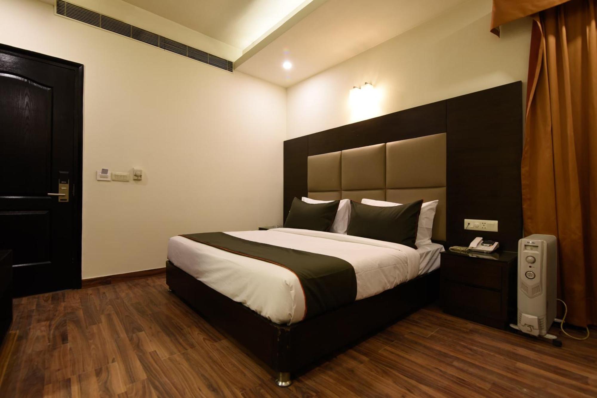 Hotel O Venkata Sai Sadan Mathrusree Nagar Kondapur  المظهر الخارجي الصورة