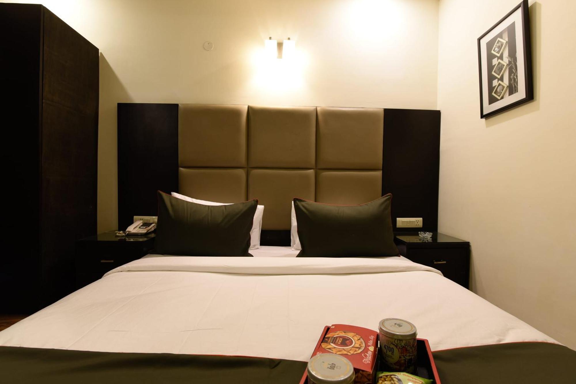 Hotel O Venkata Sai Sadan Mathrusree Nagar Kondapur  المظهر الخارجي الصورة