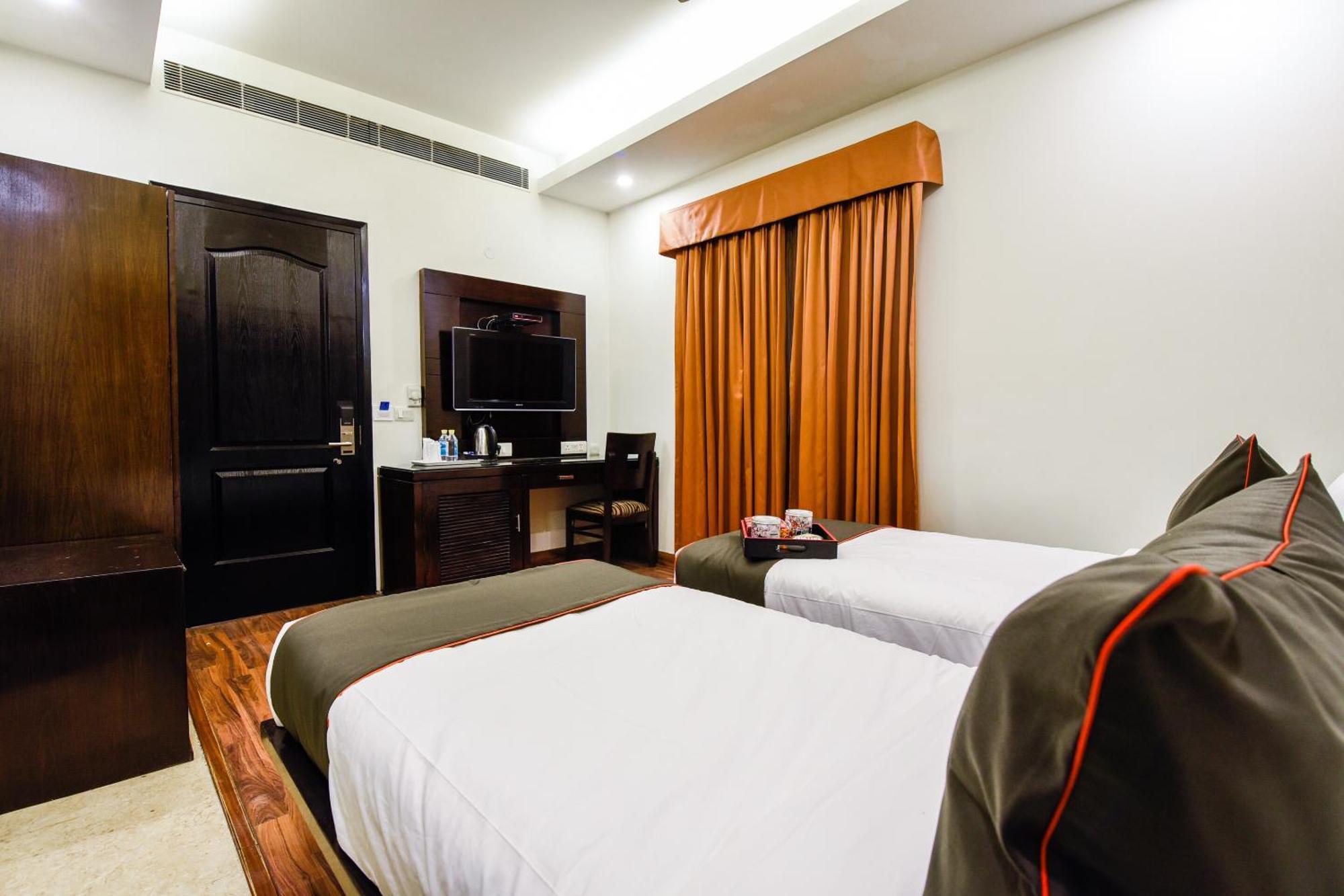 Hotel O Venkata Sai Sadan Mathrusree Nagar Kondapur  المظهر الخارجي الصورة